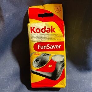 NWT Kodak FunSaver disposable camera w/ flash - 27 exp